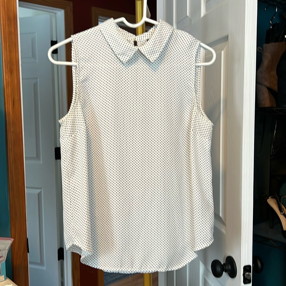 Who what wear size small sleeveless blouse